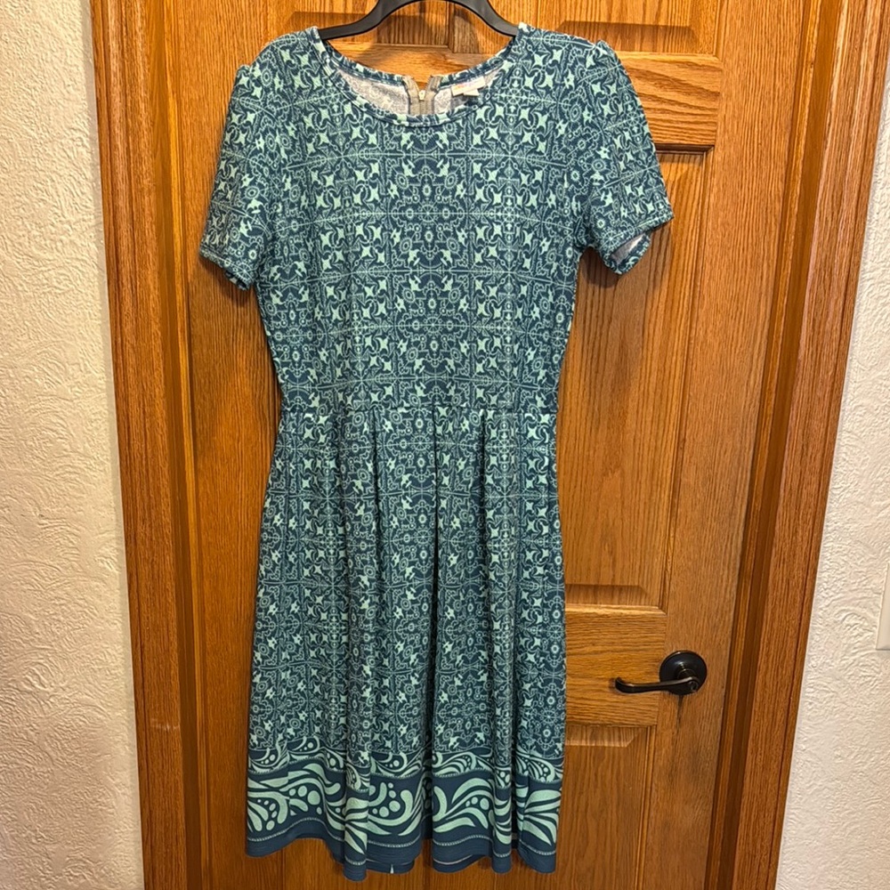 LulaRoe Elegant Blue Patterned Dress with Pockets
